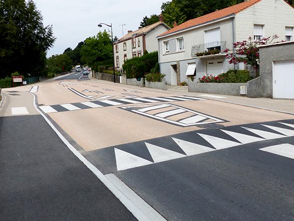 High friction surfaces - Resin bounded gravel on a slope crossroad