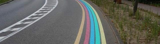 Coloured way guidance markings for festivals and concerts