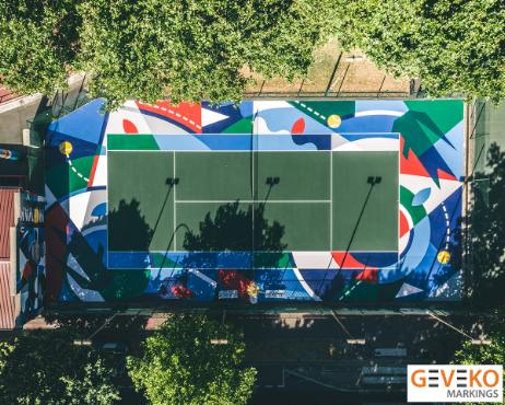 Fresque artistique sur terrain de tennis en ORESOL PU - Projet Etendart x Lacoste à Clichy-La-Garenne (92)