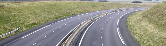 Edges and centre lines markings on roads and highways